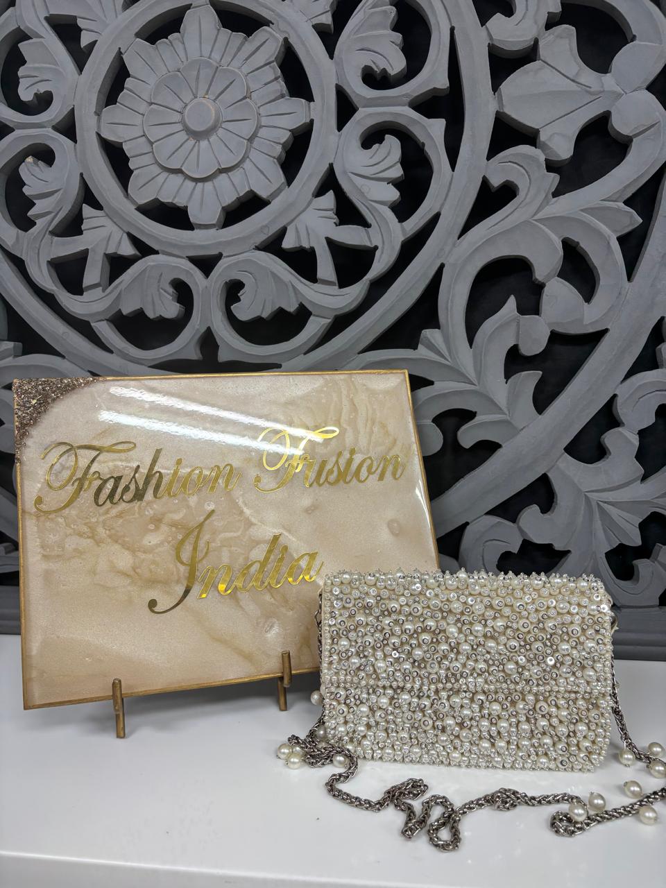 White Pearl Hand Clutch Bag