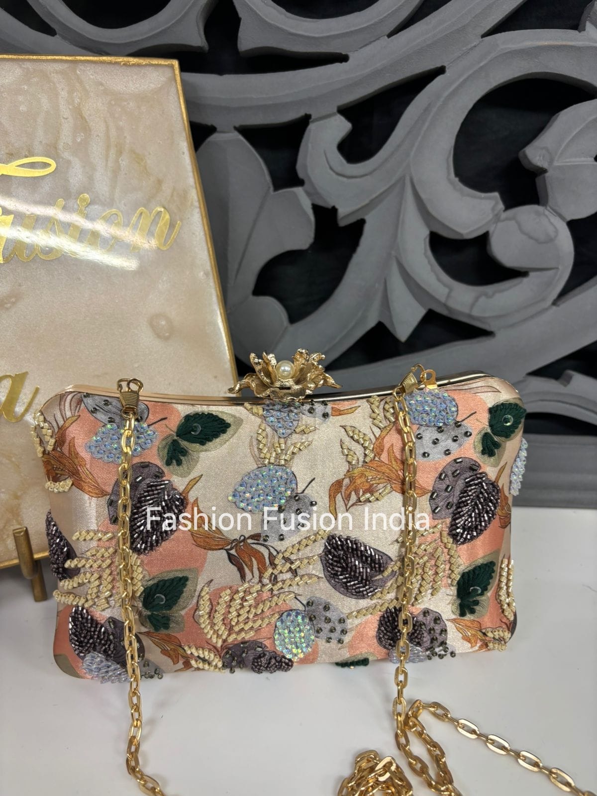 Pastel Floral Beaded Embroidered Chain Strap Clutch Bag&nbsp;